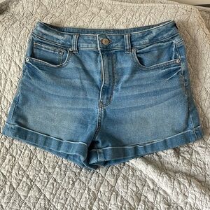 Cute and comfy AE shorts🩵